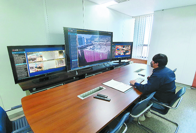 지능형 CCTV 운영 - 현장과 같은 시간, 본사에서도 지능형 CCTV를 통해 현장을 꼼꼼히 모니터링.jpg